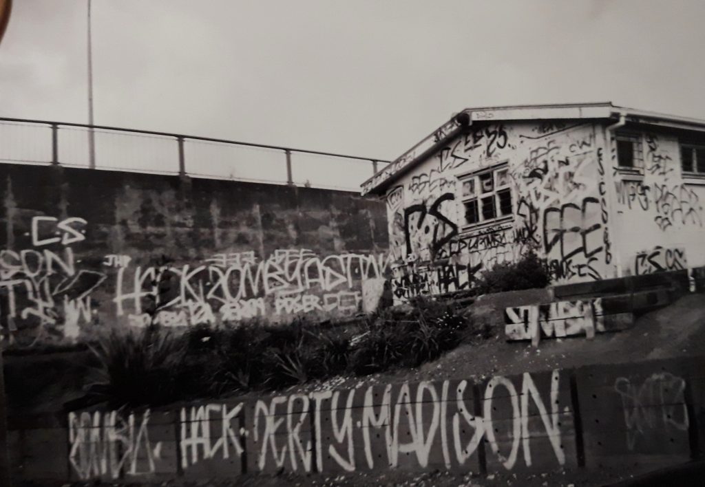 Straights, Auckland Rail Corridor, 2003 (Photo credit: ill_jill)